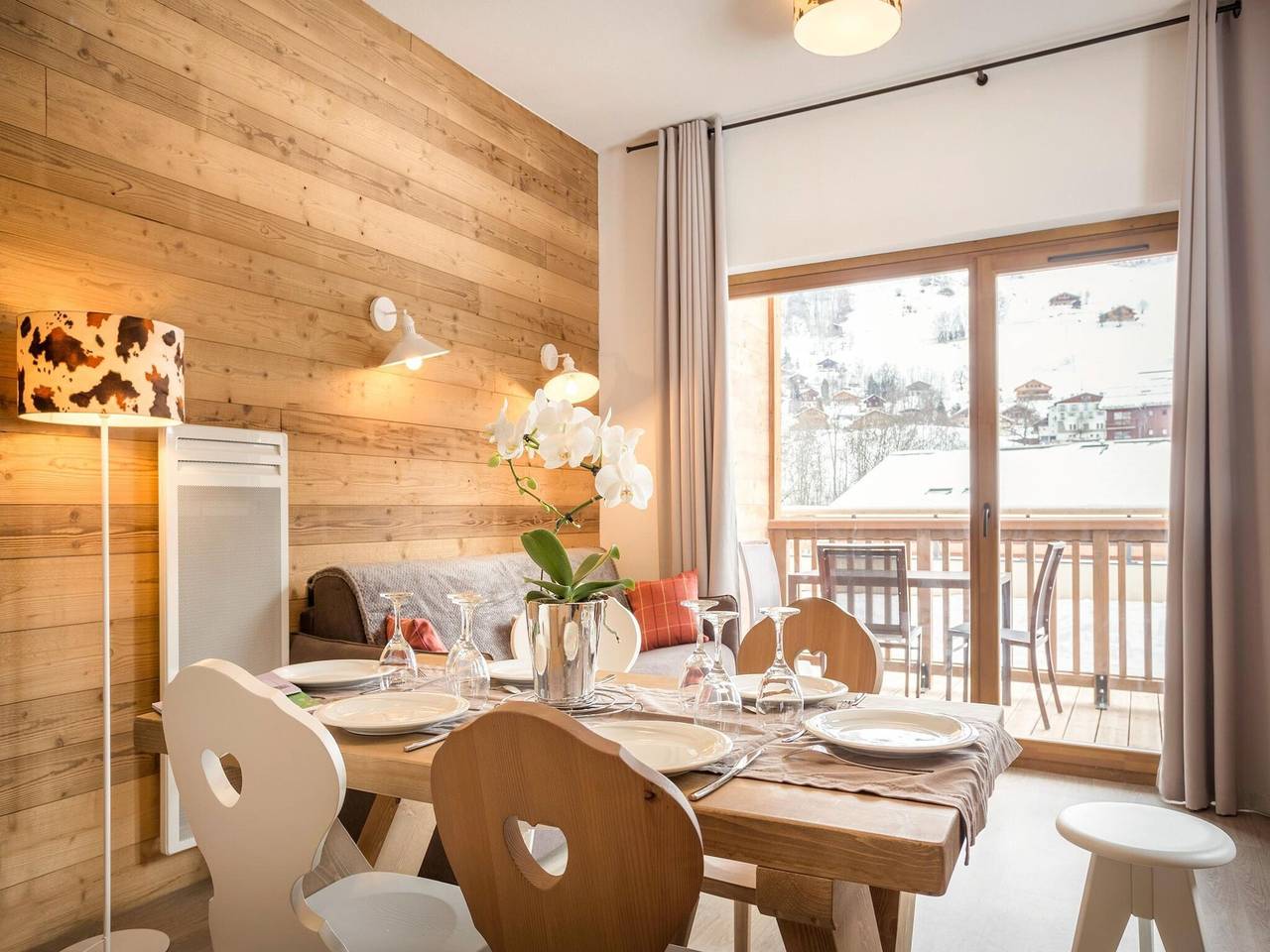 Entire apartment, Apartment in Beaufort with Spa & Mountain Views in Beaufort (Rhône-Alpes), Albertville region