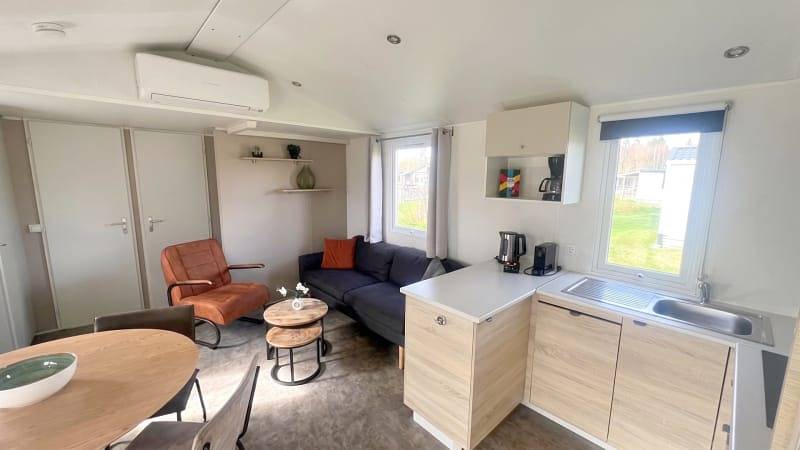 Wohnwagen für 4 Personen mit Balkon/Terrasse in Veluwe