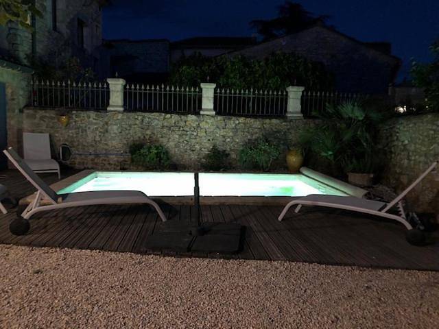 Maison de plain pied pour 4 pers piscine Lussan in Lussan, Nimes und Umgebung