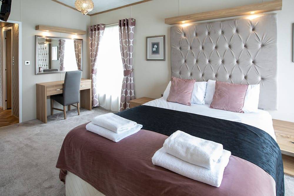 Stewarts Resort Lodge 8  -  a lodge that sleeps 6 guests  in 2 bedrooms in St Andrews, Fife region