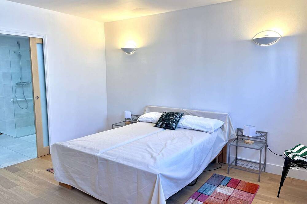 Unique T5 House Renovated Pmr – Locmiquélic Center – Rated 2* in Locmiquélic, Côte des Mégalithes