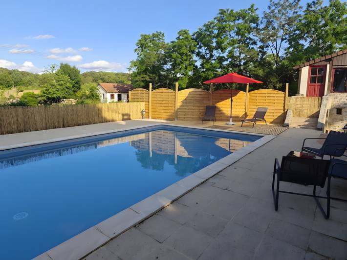 Location de vacances pour 6 personnes, avec jardin dans l' Aveyron