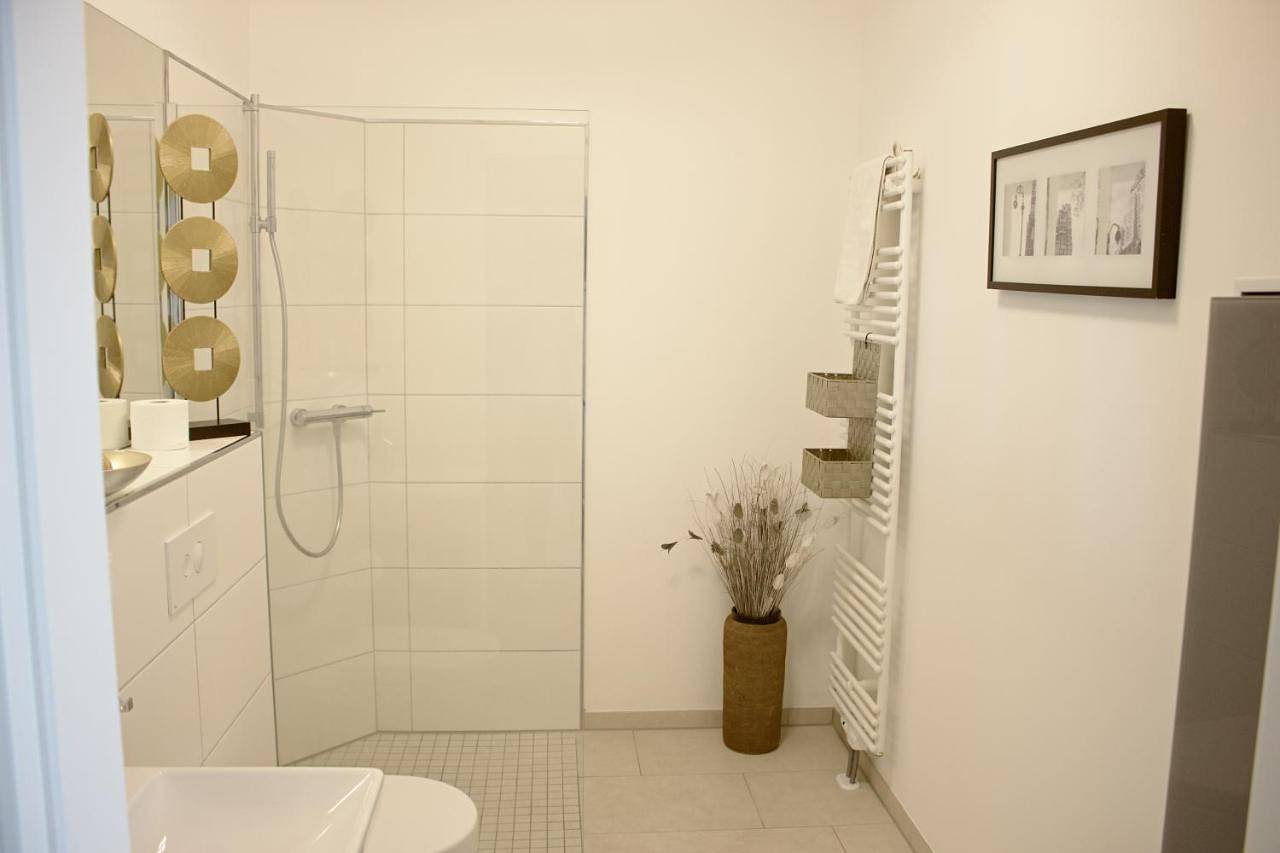 Ganze Wohnung, One-Bedroom Apartment in Bremen - West, Bremen