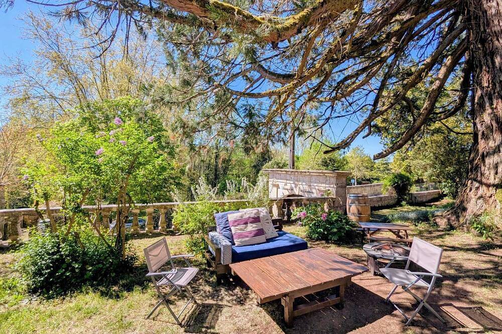 La Chambre Royale - Domaine de la Dordrona in Bourdeilles, Périgord Vert