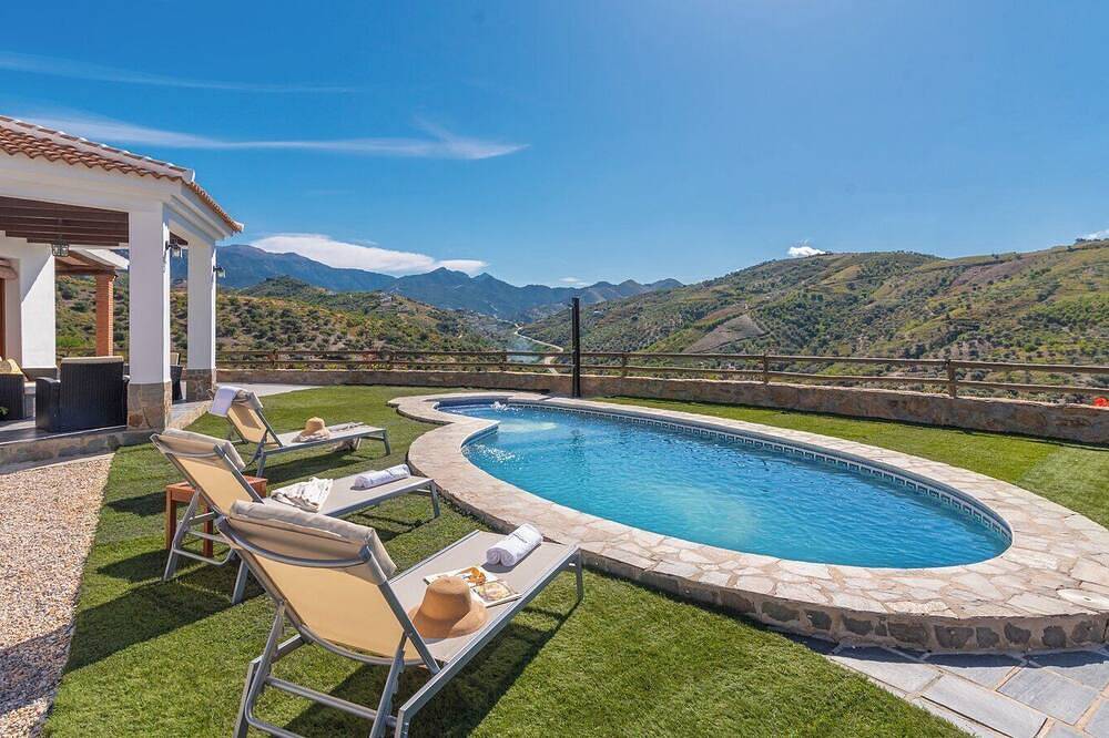 Casa vacanza a Salares a partire da 136€ a notte