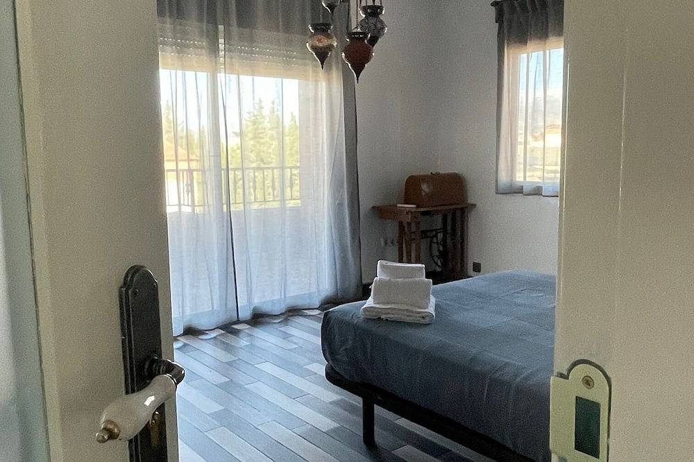 Spacious 3-bedroom villa with heated pool in charming Cúllar Vega, Granada in Cúllar Vega, Granada Province