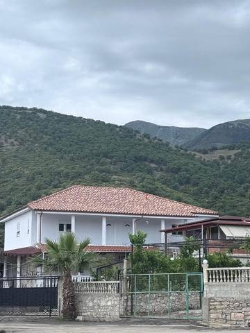 Maison d’hôte pour 4 personnes, avec jardin et vue à Himarë