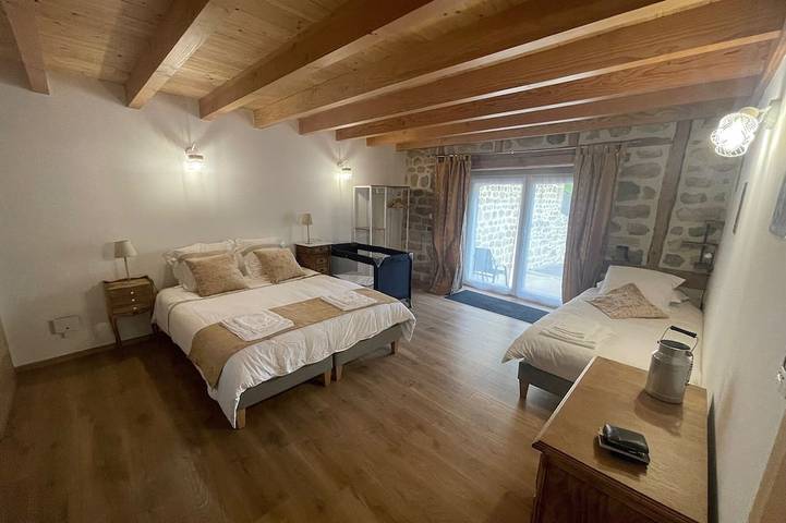 Location de vacances pour 9 personnes, avec jardin et terrasse à Saint-Pierre-Eynac - 2