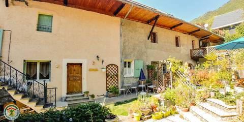 Gîte pour 4 personnes, avec terrasse et jardin à Valbonnais