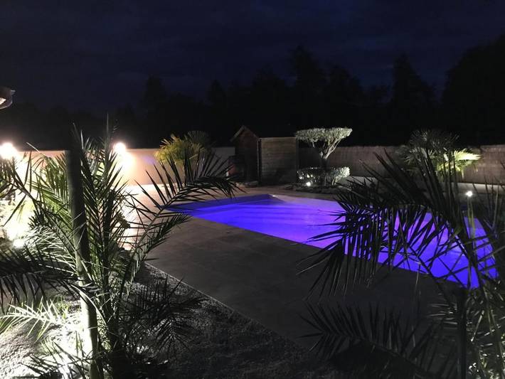 Location de vacances pour 6 personnes, avec piscine ainsi que jardin et vue, animaux acceptés à La Ferté-Saint-Cyr