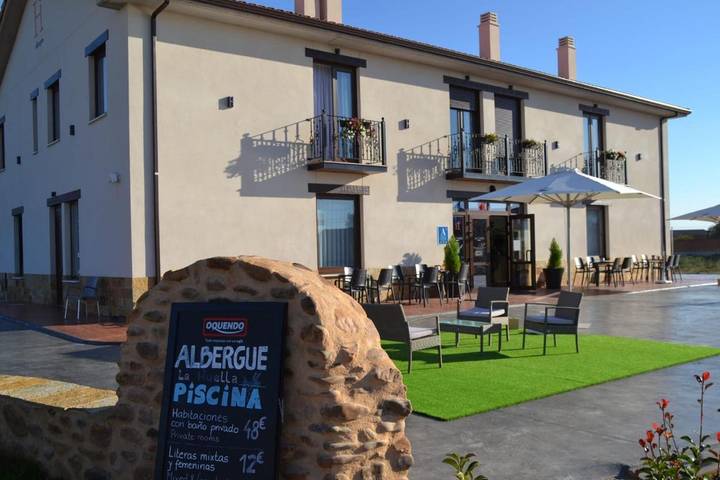 Auberge pour 2 personnes, avec Terrasse ainsi que Jardin et Piscine à Villadangos del Páramo