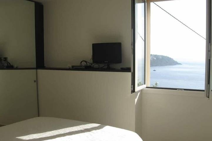 Gîte pour 5 personnes, avec jardin et terrasse, animaux acceptés dans Plage Du Golfe Bleu Roquebrune Cap Martin - 2