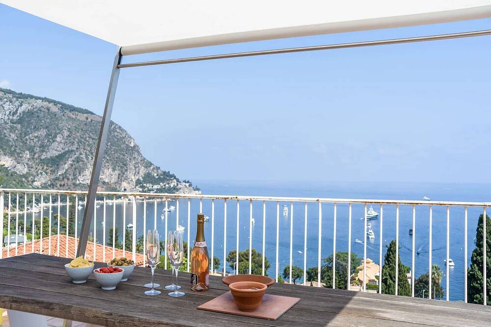 Villa in Èze mit Pool und Meerblick in Èze, Nizza und Umgebung
