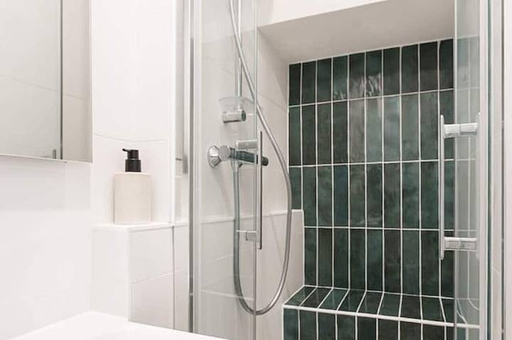 Ganze Wohnung, Studio near Paris – Rer C within walking distance | 15 min to Orly in Choisy-le-Roi, Val-de-Marne