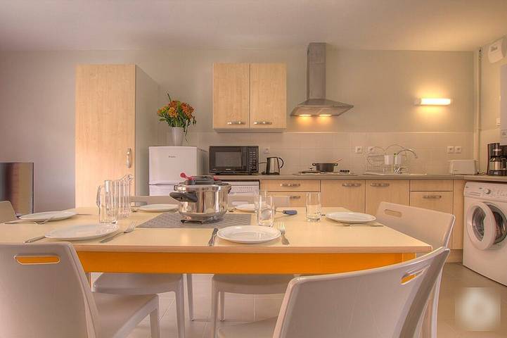 Gîte pour 6 personnes, avec terrasse et jardin à Guéreins - 4