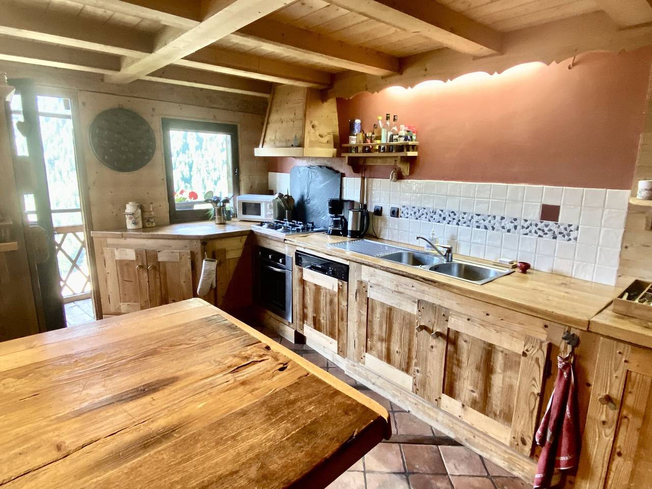 Entire apartment, 4-Room Chalet, 8 People, Wifi, Parking, Châtel in Châtel, Les Portes du Soleil