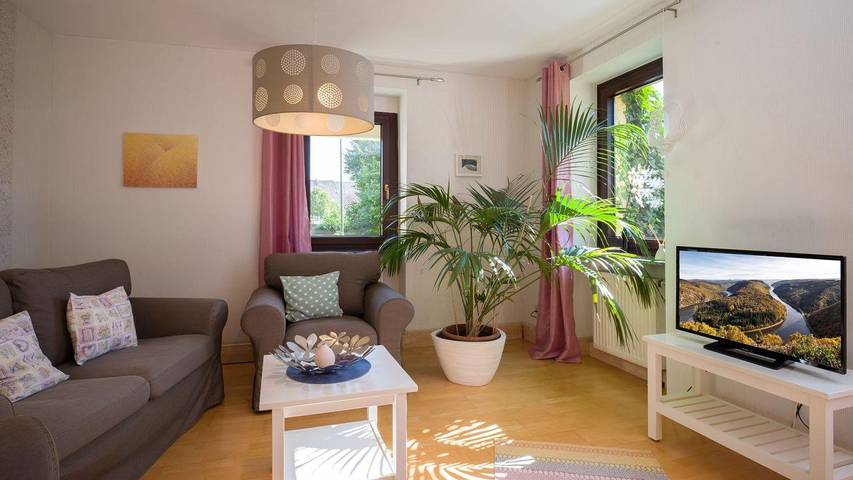 Ferienwohnung für 4 Personen, mit Terrasse und Garten sowie Ausblick in Nonnweiler