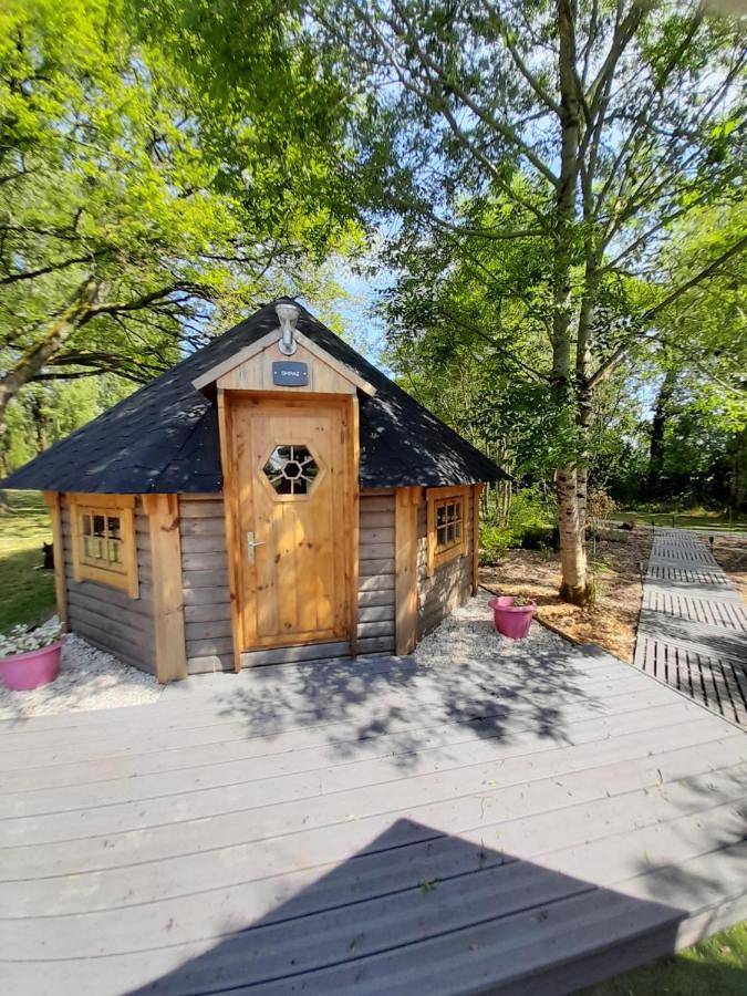 Chambre d’hôte pour 2 personnes, avec jardin et piscine ainsi que terrasse et vue à Saint-Barbant
