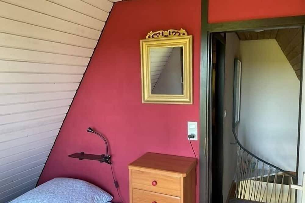Ganze Wohnung, Ferienwohnung Huhn mit Terrasse (70 m2) in Sulzfeld, Rhön-Bayern