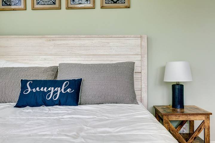 Vacation home for 8 people, with balcony and yard in Charlotte