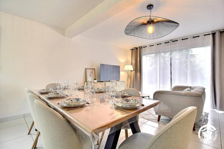 Gîte pour 8 personnes, avec terrasse et jardin, animaux acceptés à Vannes