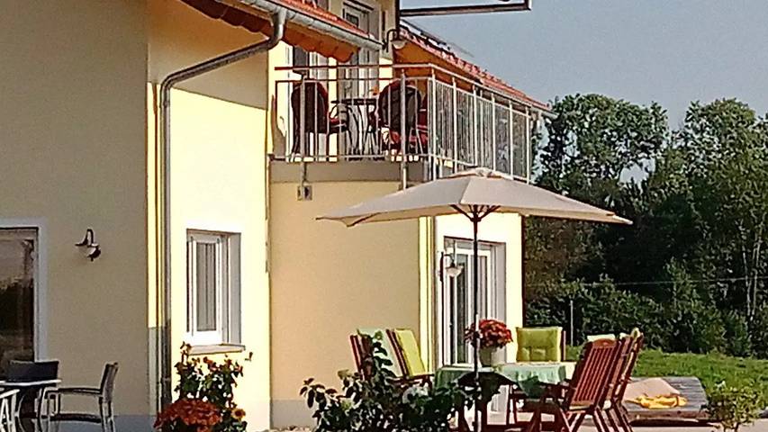 Ferienwohnung für 5 Personen, mit Garten und Balkon in Kißlegg