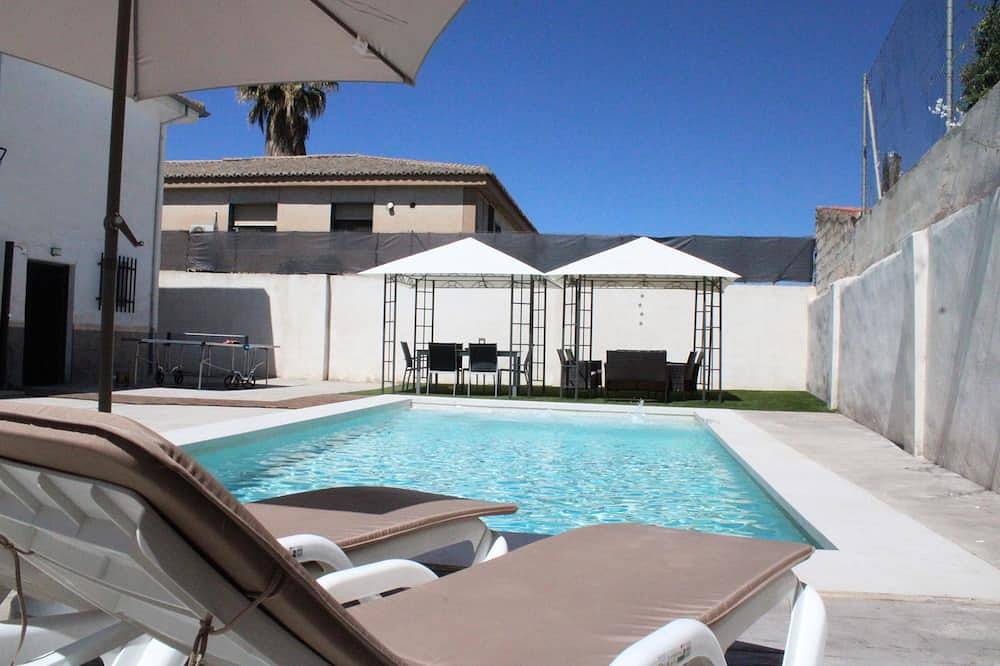 Can Guzmu villa with pool 20 min from downtown in Cijuela, Province de Grenade