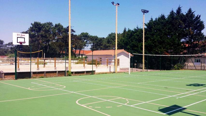 Parc de vacances pour 4 personnes, avec terrasse ainsi que piscine et bassin pour enfant dans les Landes - 4