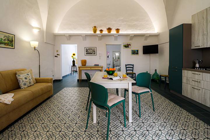 Casa vacanza per 6 persone, con giardino e balcone a Sannicola