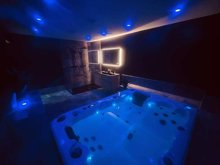 Gîte pour 2 personnes, avec jacuzzi à Bourg-de-Péage - 2