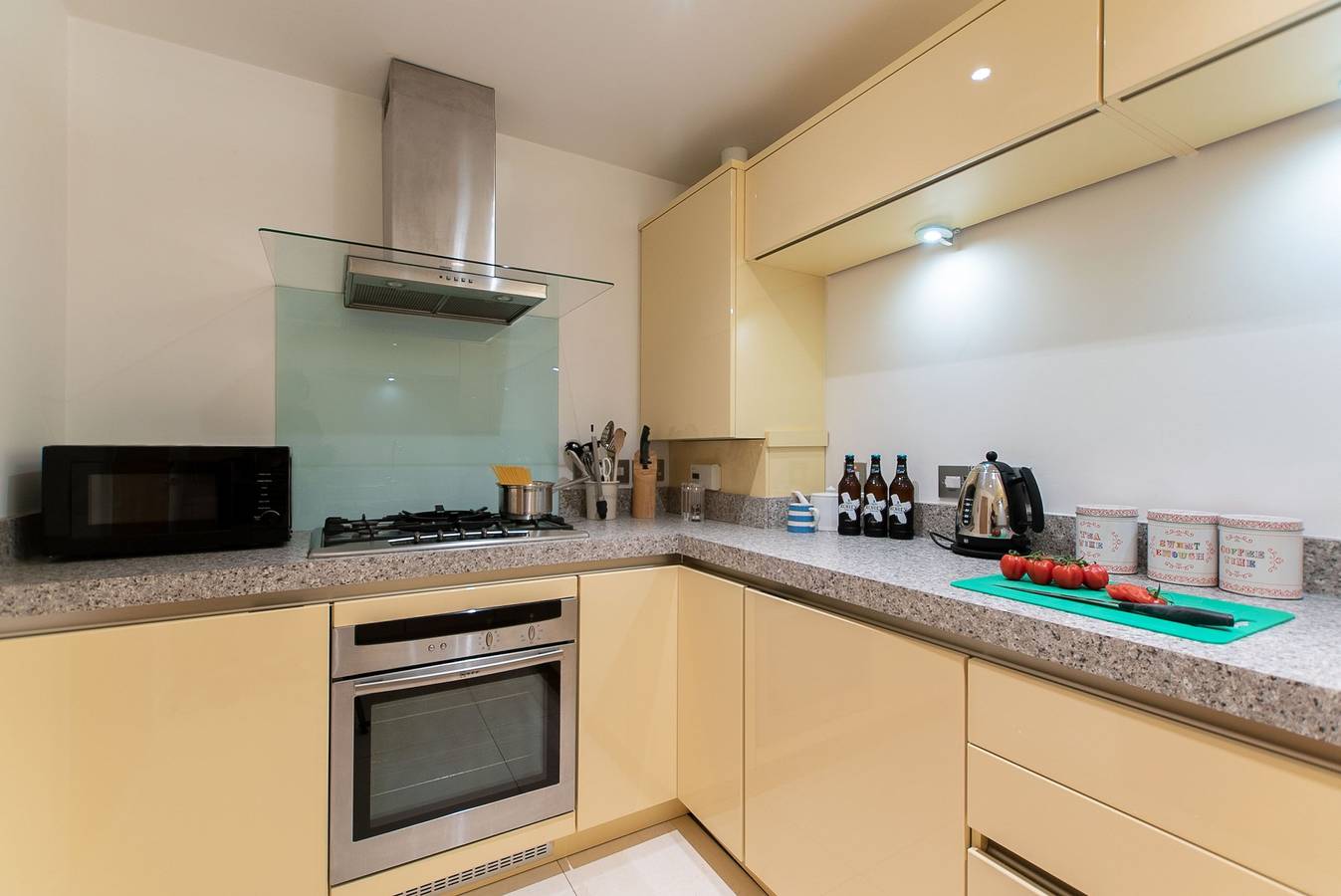Entire apartment, Wingtips in Carbis Bay, Cornwall