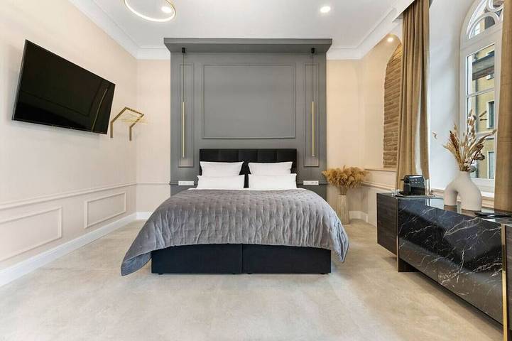 Ganze Wohnung, New | Luxus Suite | Kingbed | Netflix | Center in Augsburg-Innenstadt, Augsburg