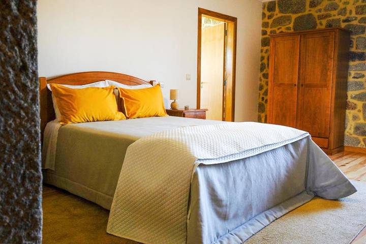 Maison de campagne pour 2 personnes, avec piscine ainsi que vue et jardin dans Amares - 2