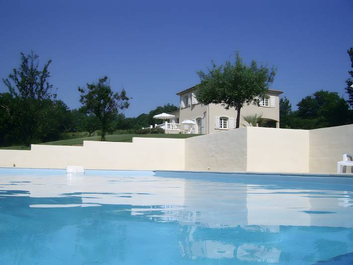 Holiday Home 'La Source' with Wifi and Pyrenees View in Puymaurin, Haute-Garonne