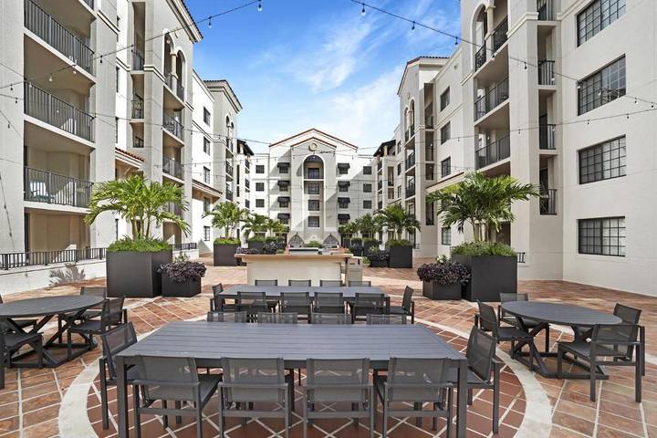 Apartamento para 2 personas, con balcón en Coral Gables