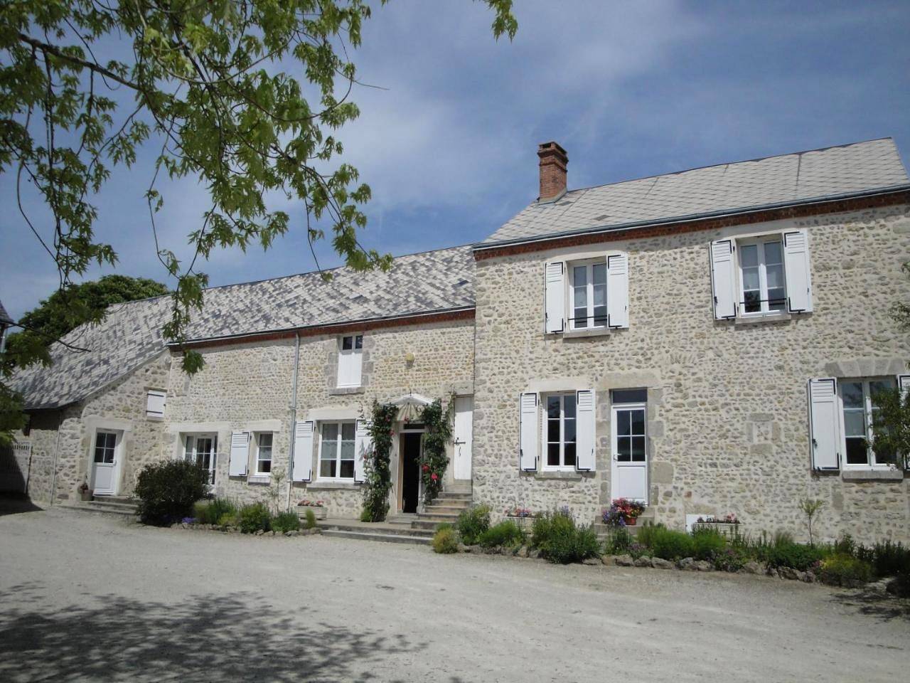 Double Room with Private Bathroom in Donnery, Vallée de la Loire