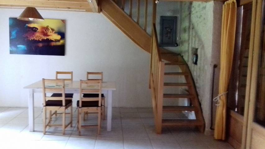 Casa de vacaciones 'Antigua Fragua Restaurada' con piscina privada, terraza y Wi-Fi in Sauzet (Lot), Quercy