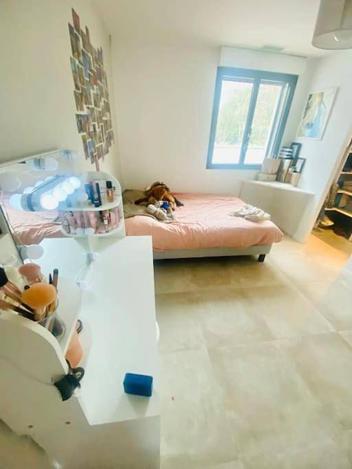 Three-Bedroom House in Poulx, Nimes und Umgebung