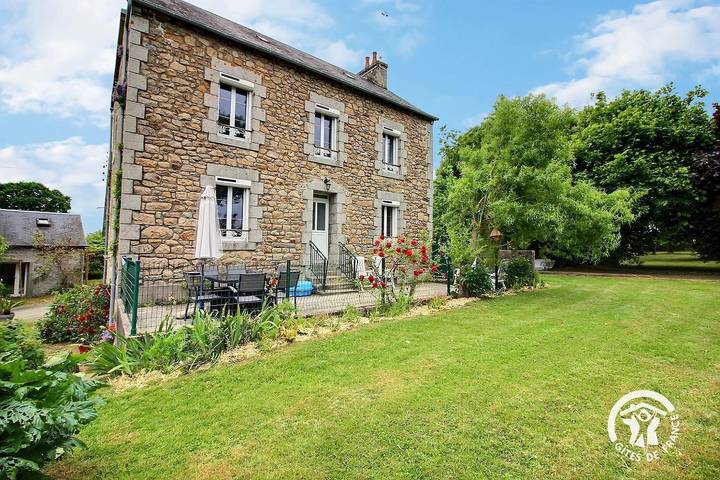 Gîte pour 6 personnes, avec jardin et terrasse à Plœuc-sur-Lié