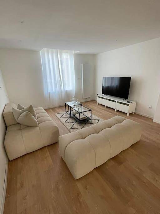 Location de vacances pour 6 personnes, avec Terrasse et Jardin à Somain