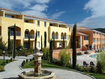 Camping für 4 Personen in Gréoux-les-Bains, Provence, Bild 3