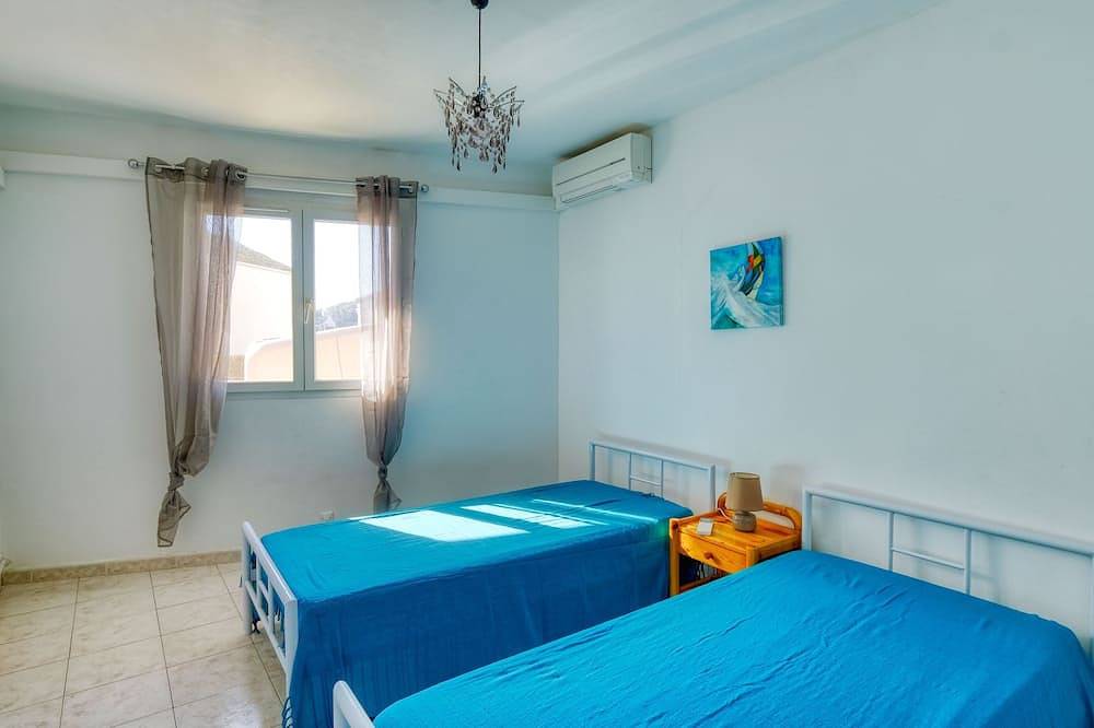 F3 Paisible au Cœur d’un Village en Bord de Mer - Parking Privé in San-Martino-di-Lota, Cap Corse