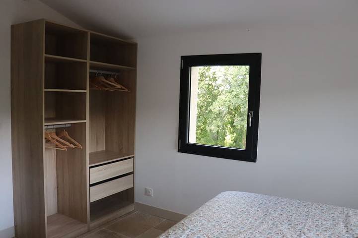 Location de vacances pour 7 personnes, avec terrasse et jardin à Peypin-d'Aigues - 4