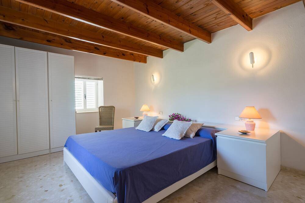 \"Un bon espace pour de bons amis\" in Sant Jordi de ses Salines, Sant Josep de sa Talaia