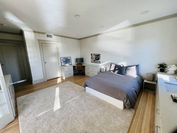 Vacation rental for 18 people, with yard and pool in Westchester County