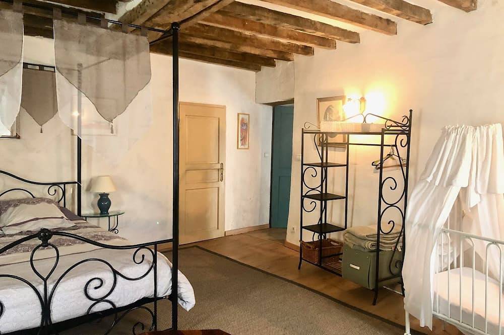 Grande maison familiale proche Disneyland 44 kms) in Verdelot, Seine-et-Marne