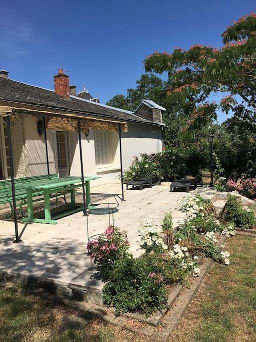 Location de vacances pour 5 personnes, avec vue ainsi que jardin et terrasse, animaux acceptés à Mareuil-sur-Lay-Dissais - 2