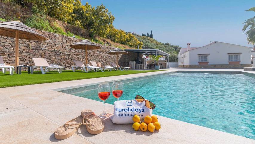 Casa rural para 6 personas, con piscina y balcón/terraza, Se admiten mascotas en Sayalonga - 2