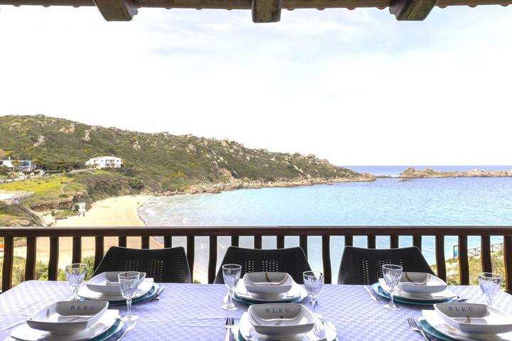 Villa pour 12 personnes, avec Balcon ainsi que Terrasse et Vue à Santa Teresa di Gallura
