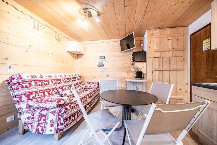 Appartement entier, Appartement 'Bien Agencé, Bien Placé-Châtel' avec vue sur les montagnes et balcon in Chatel, Les Portes du Soleil